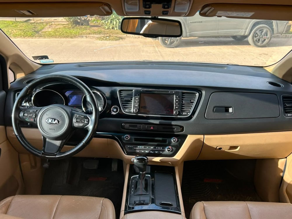 Kia CARNIVAL Van 2,2 Crdi 6AT 11p Premium 2017 — foto 11